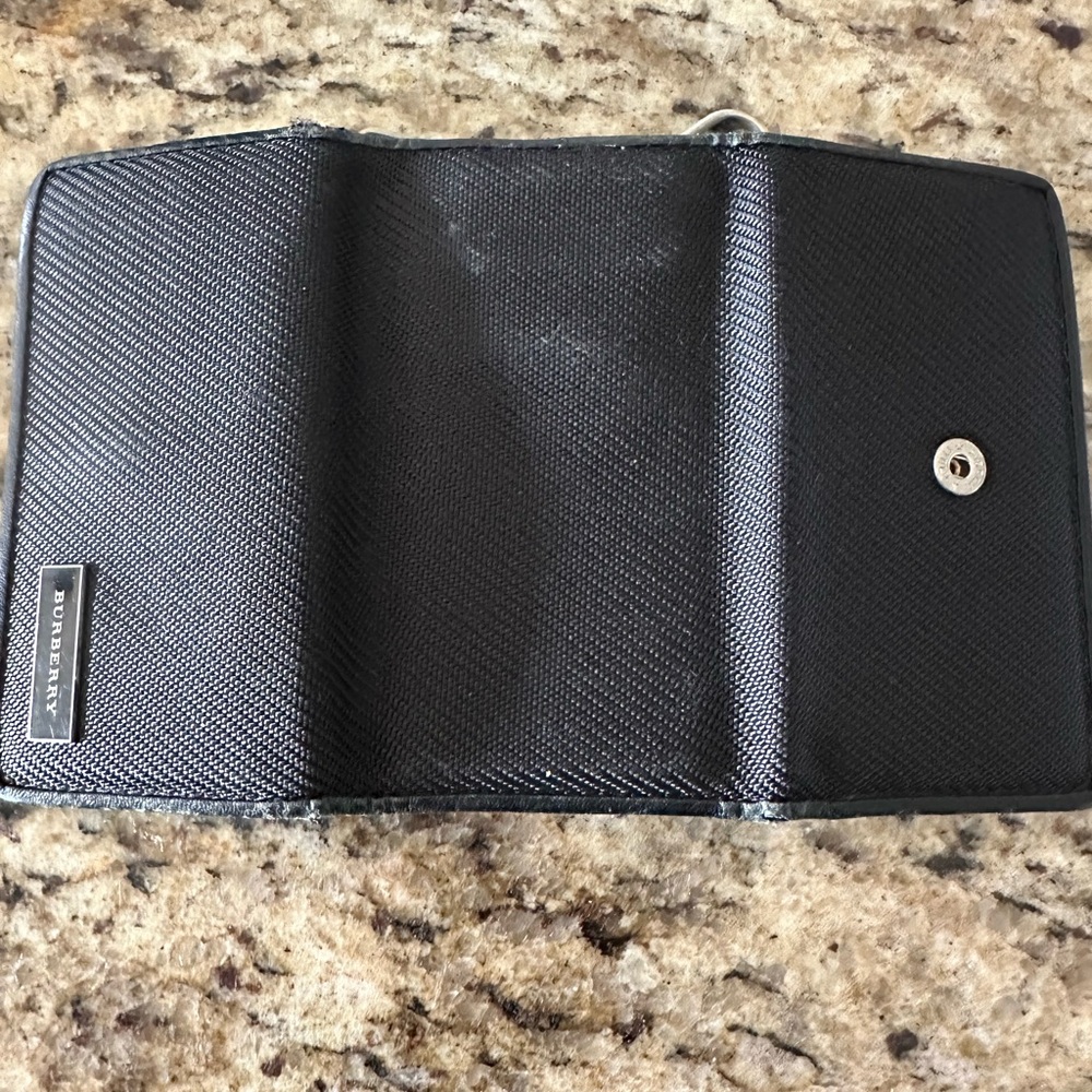 Burberry Black Key Card Holder with Textured Design - Picture 7 of 7
